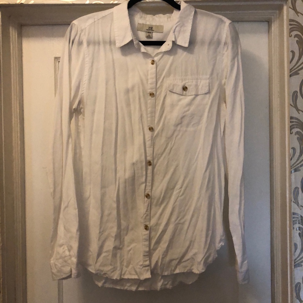 Thread & Supply White Collared Button-Up Shirt